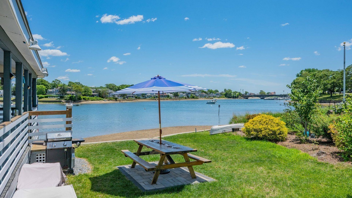 Onset House | Waterfront house located right on Beach Cove