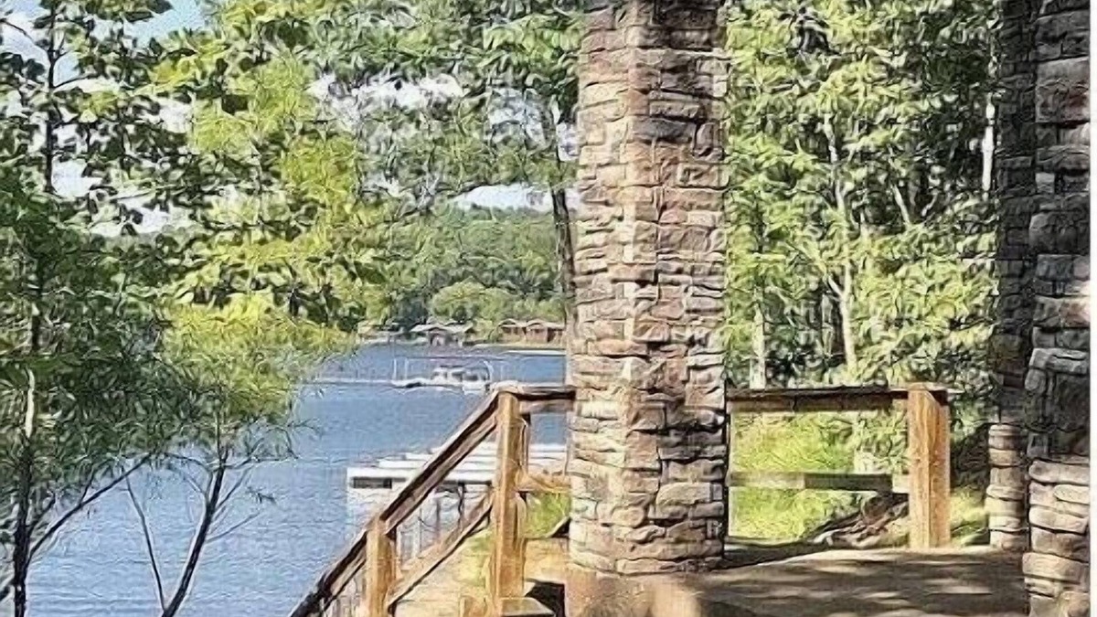 Dadeville House | Waterfront house, Minutes to Auburn, Boat slip.