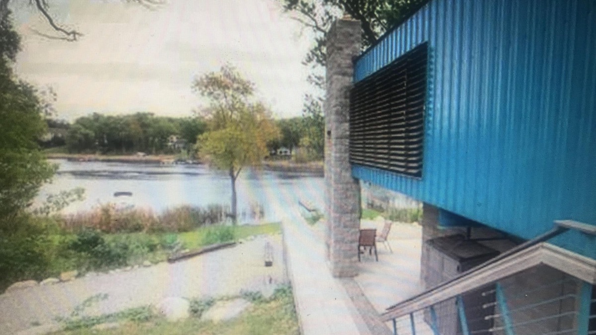 Brighton House | Waterfront House. Minutes to Legacy Center; 25 minutes to the Big House!