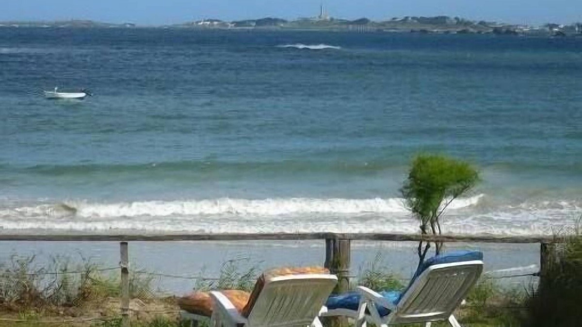 Santec House | Waterfront house near roscoff with breathtaking view of batz island