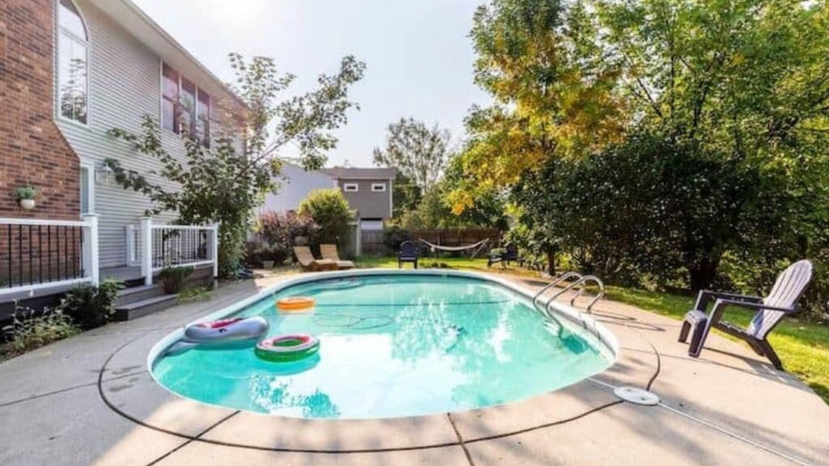 Tonawanda House | Waterfront house near the Niagara Falls/Outlet Mall/Plaza/Bills Stadium