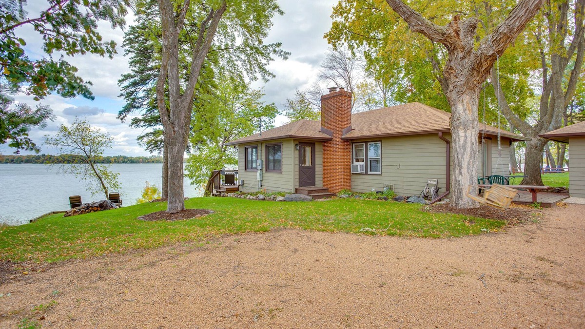 Howard Lake Cabin | Waterfront Howard Lake Vacation Rental w/Dock