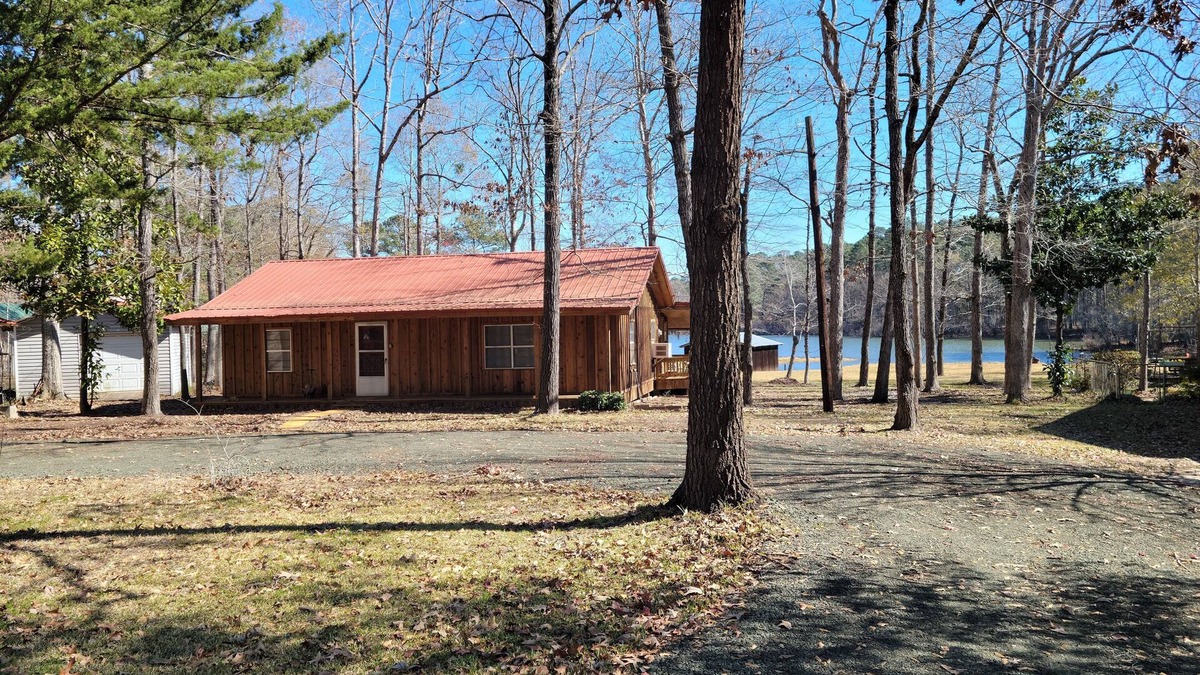 Hemphill Cabin | *WATERFRONT in Six Mile (Hemphill) on Toledo Bend
