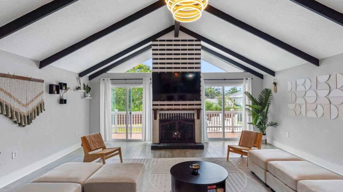 Tampa House | Waterfront, kayaks, new pool, amenities galore!