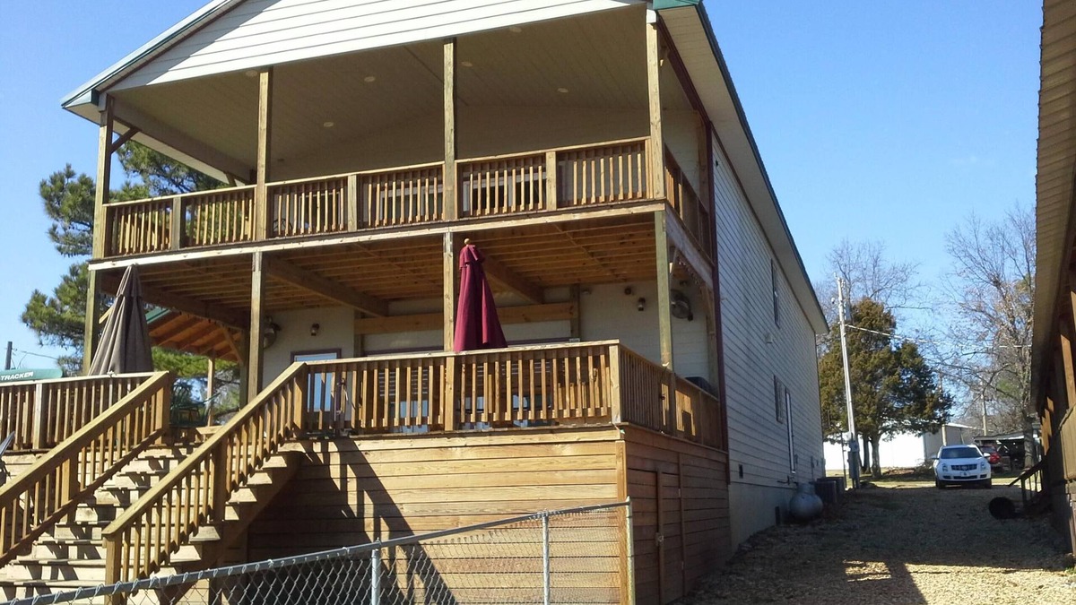 Porum House | Waterfront Lake Home at Duchess Creek Estates with boat dock on Lake Eufaula, OK