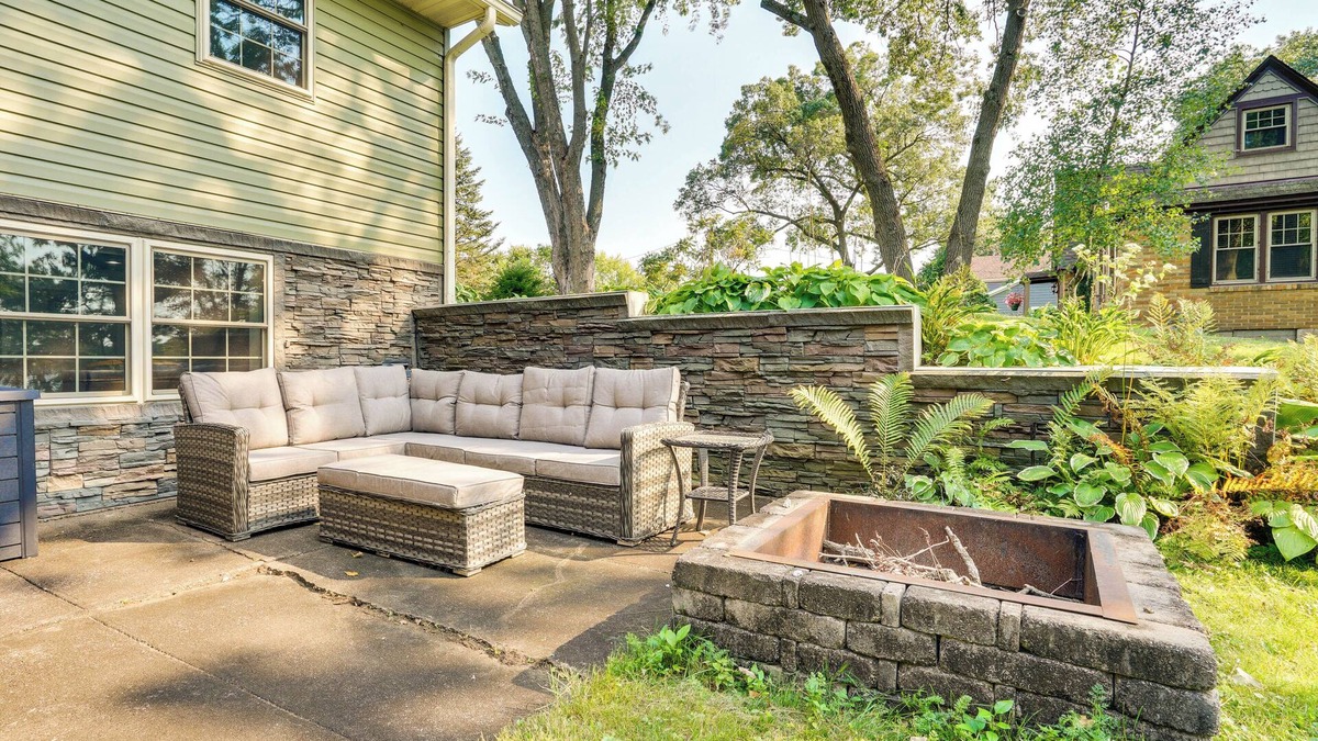 Chippewa Falls House | Waterfront Lake Wissota Retreat: Dock & Deck!
