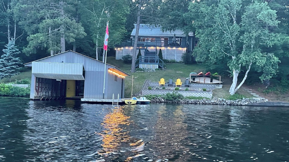 St. Charles Cottage | Waterfront Lakehouse Retreat on Nipissing-West Arm