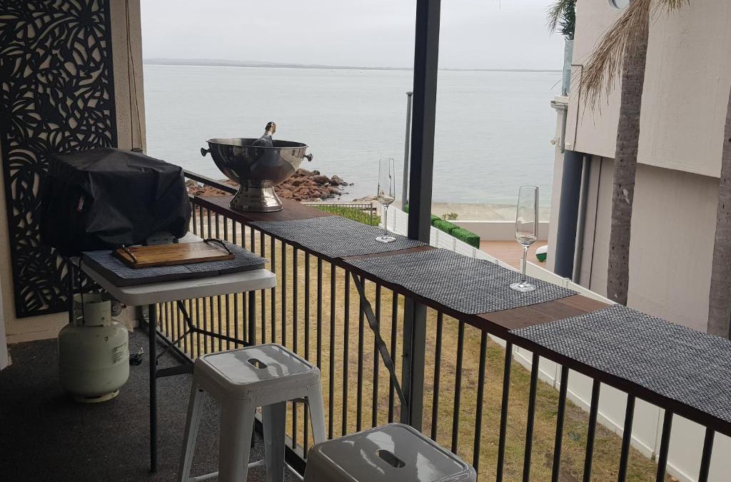 Corlette Apartment | Waterfront Location - 2 Bed Apartment in Corlette, Port Stephens - Sleeps 4