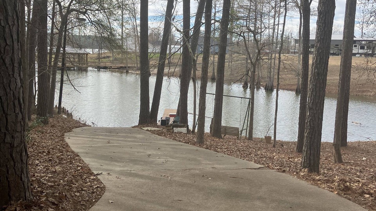 Negreet House | Waterfront location on quiet cove, near Pendleton Bridge and Toledo Town