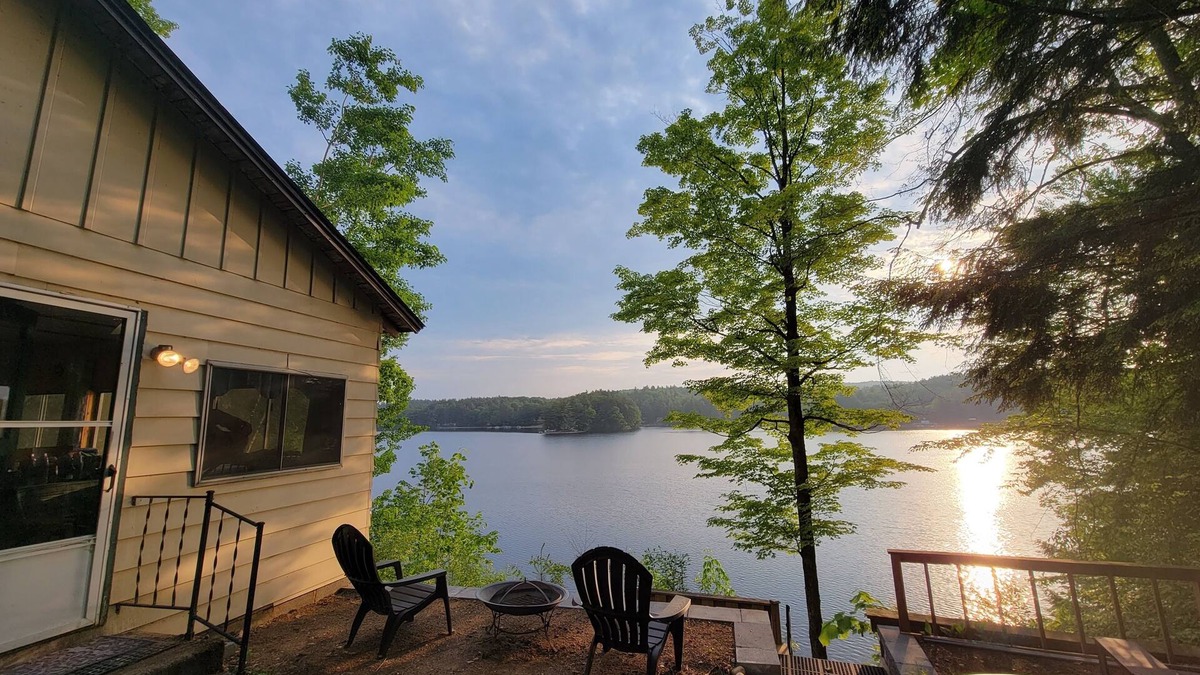 Colton House | Waterfront Location. Panoramic Views. Cozy Comforts. Treehouse Tranquility.