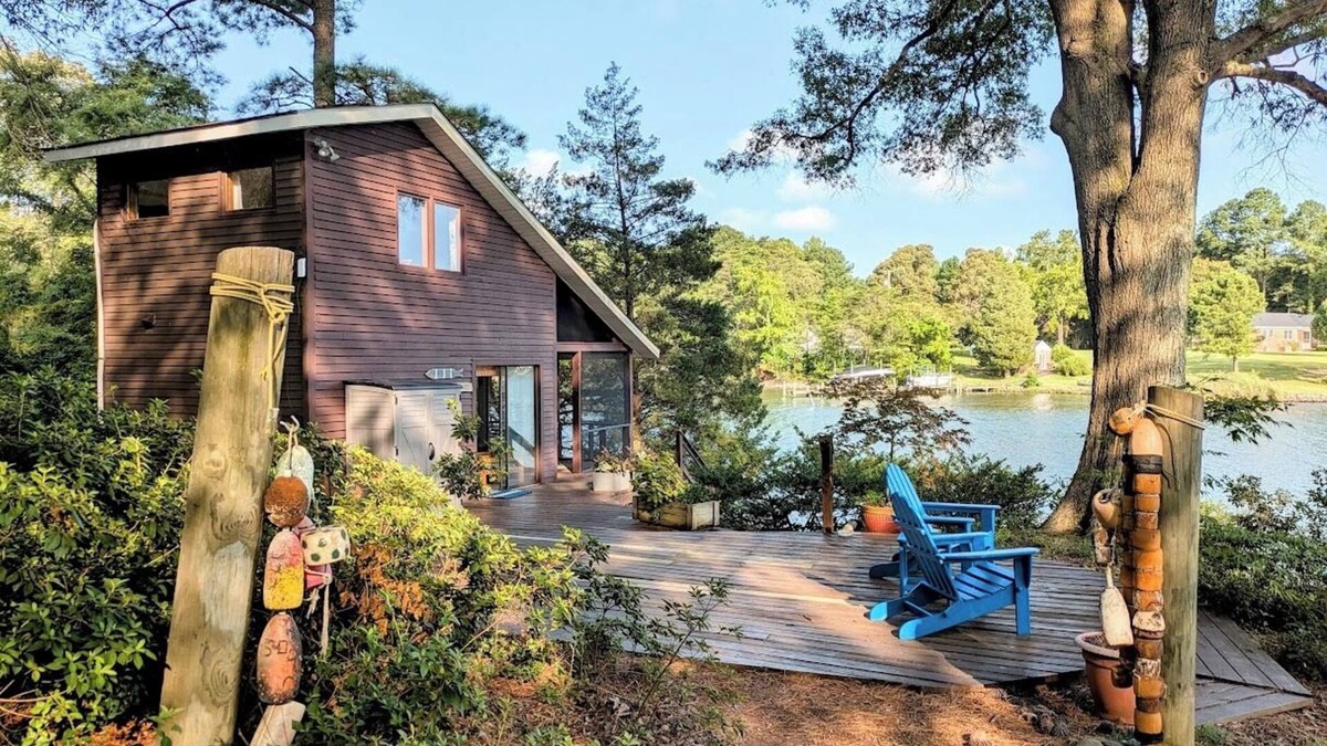 Callao Cabin | Waterfront Loft on the Yeocomico River - Kayaks, Dock & Screened Porch