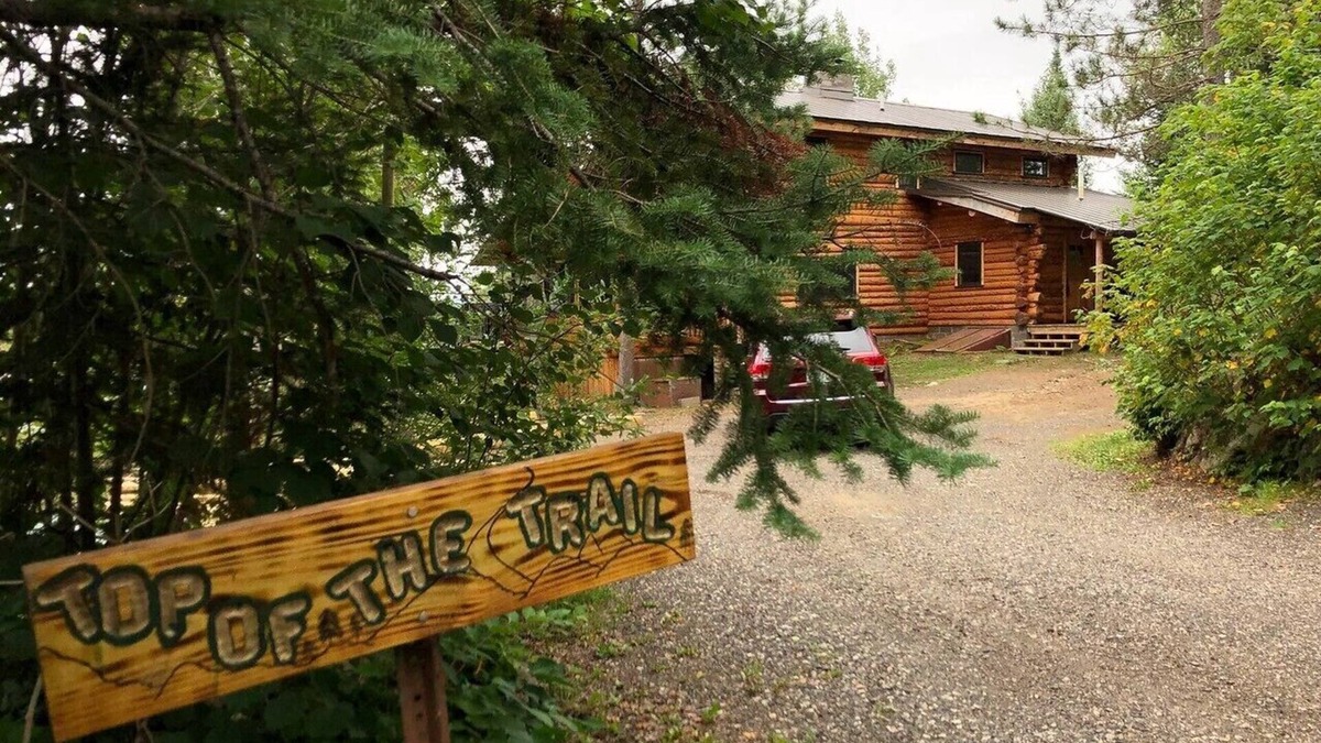 Grand Marais Cabin | Waterfront Log Cabin on Lake Saganaga with Motor Exempt Permit Available.