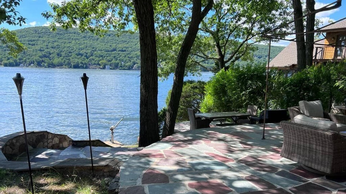 Greenwood Lake Cabin | Waterfront Log home