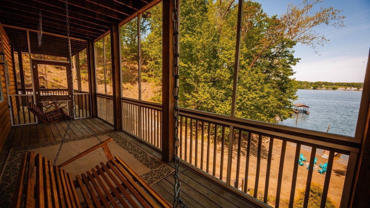 Ingles Cabin | Waterfront Log Home Getaway on Claytor Lake! 3BS10 - Andrew's Lake View