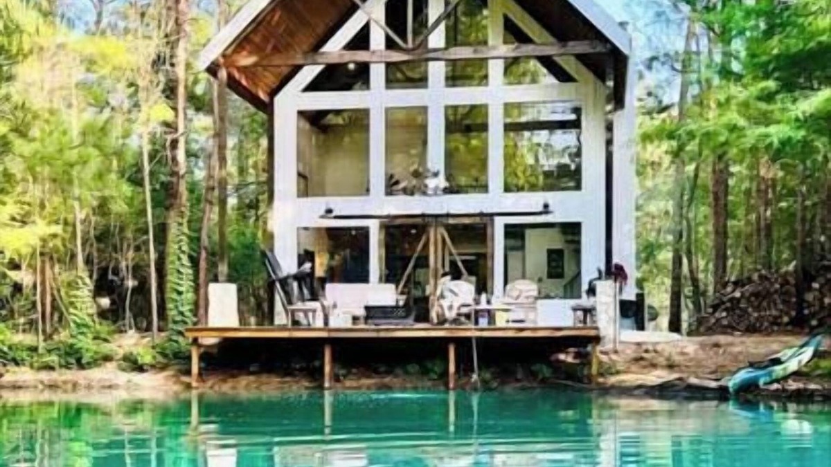 Waller House | Waterfront Lonestar Cabin in a Magical Forest!