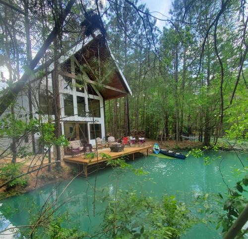 Waller House | Waterfront Lonestar Cabin in a Magical Forest