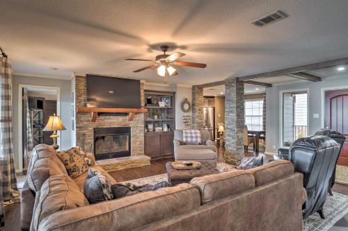 Negreet House | Waterfront Louisiana Vacation Rental with Dock!