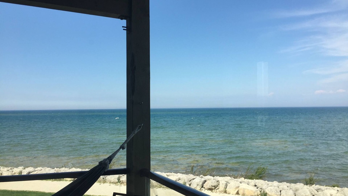 Collingwood Condo | Waterfront Luxury Condo 2 Bedroom 2 Bath