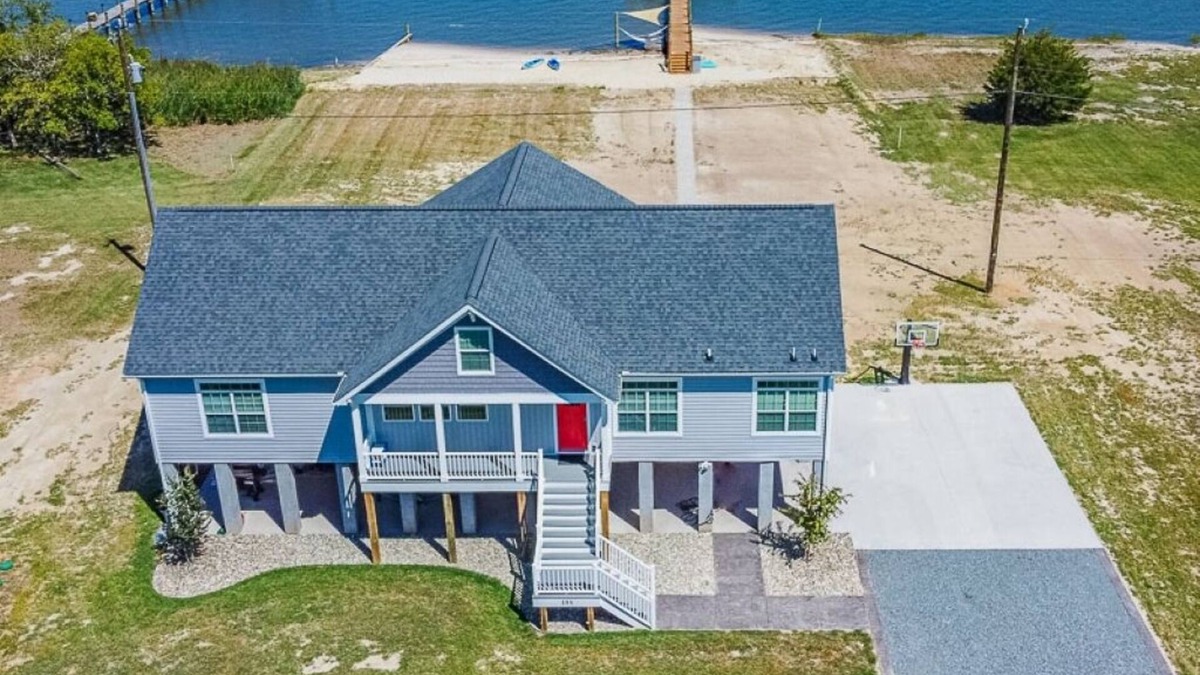Sharps House | Waterfront Luxury River House with Beach - New Construction