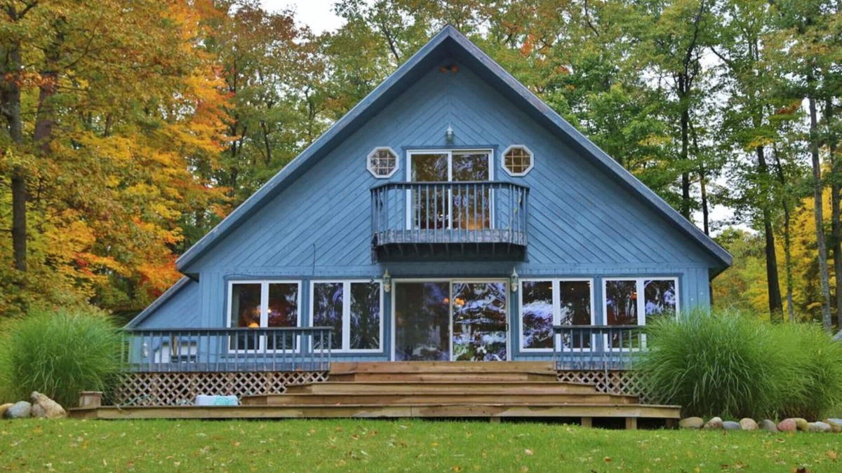 Hubbard Lake Cottage | Waterfront Luxury Vacation Home Directly on Hubbard Lake