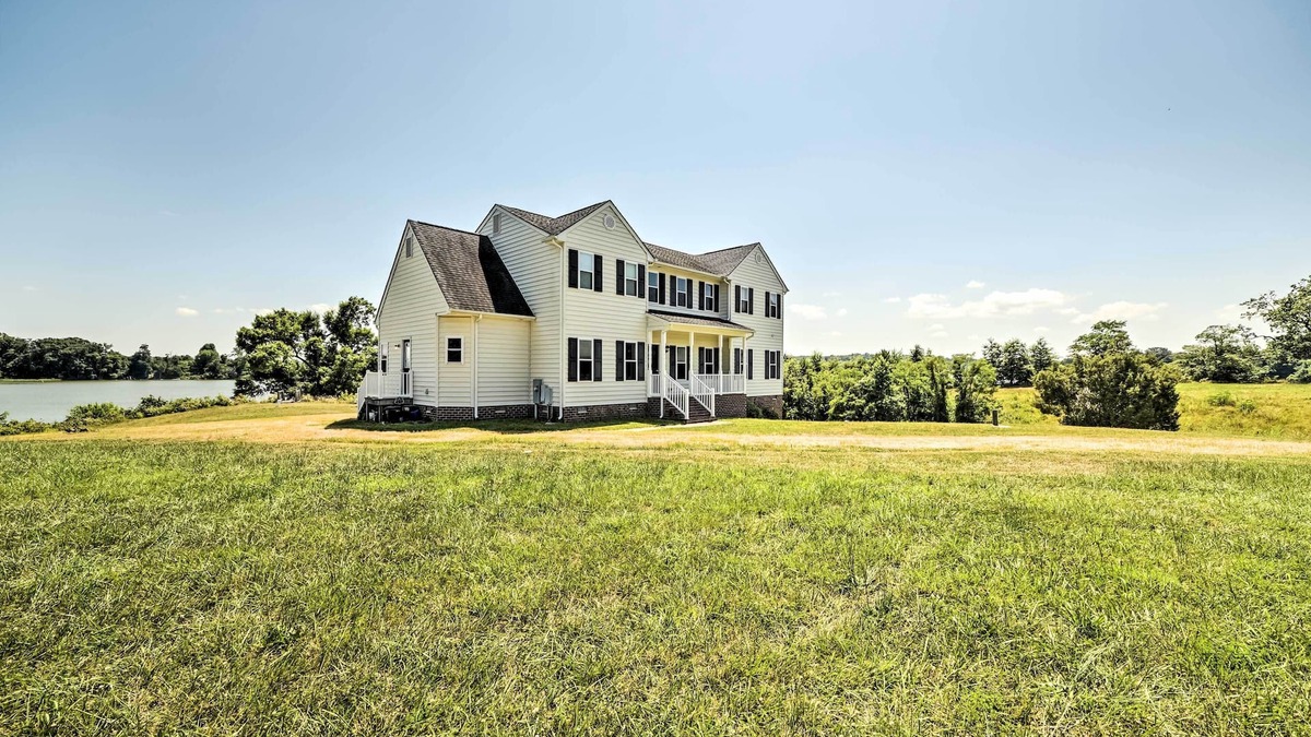 Mount Holly House | Waterfront Montross Home w/Private Boat Slip!