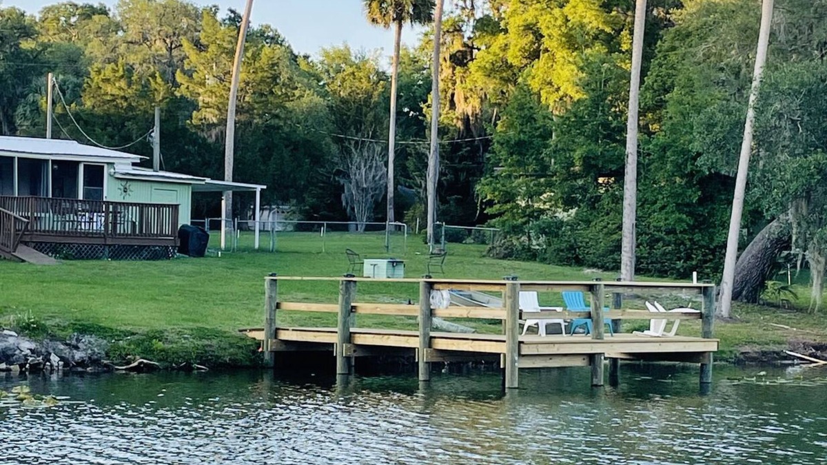 Satsuma House | Waterfront,new dock;relax& fun:sleeps six,two full baths. Allow one sm - med dog