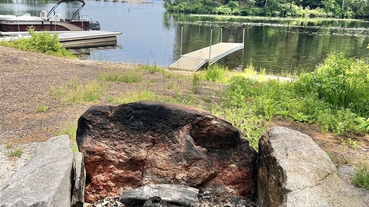Sebago House | WATERFRONT NEWER HOME WITH A DOCK. 4 BEDROOM 2 BATH.