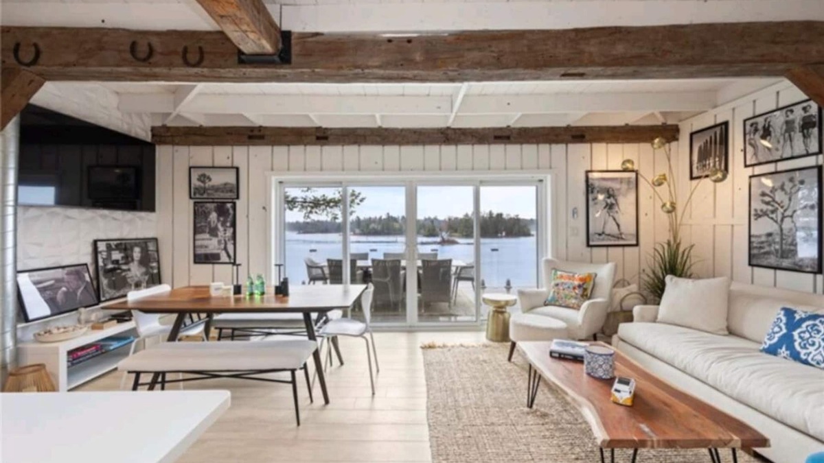 Ivy Lea House | Waterfront Oasis in the Heart of 1000 Islands Gananoque, Ontario, Canada