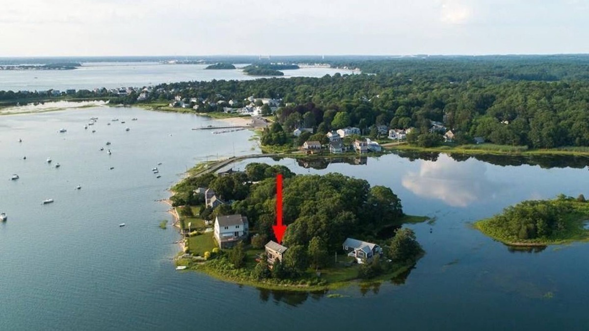 Pocasset House | Waterfront Oasis on the Cape.