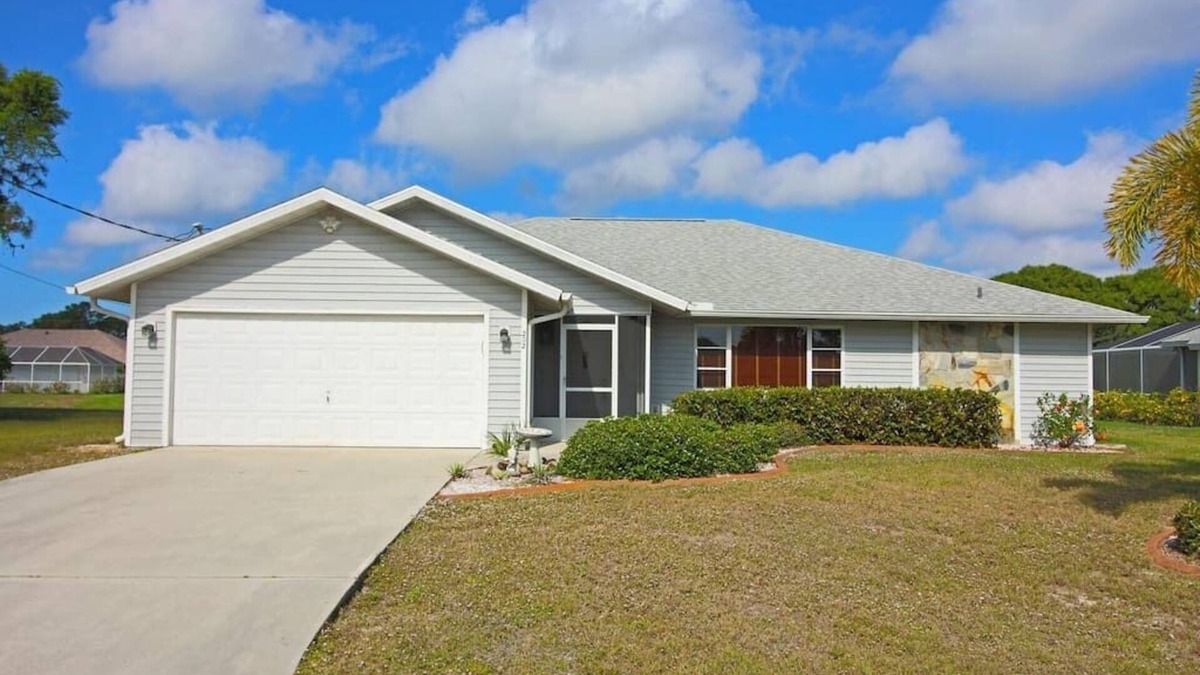 Pinehurst House | Waterfront Oasis: Rotonda West Canal #202