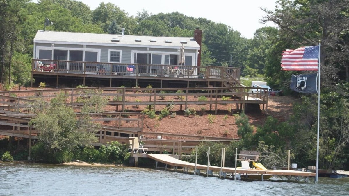 Mashpee House | Waterfront on John's Pond with 70 foot Private Dock