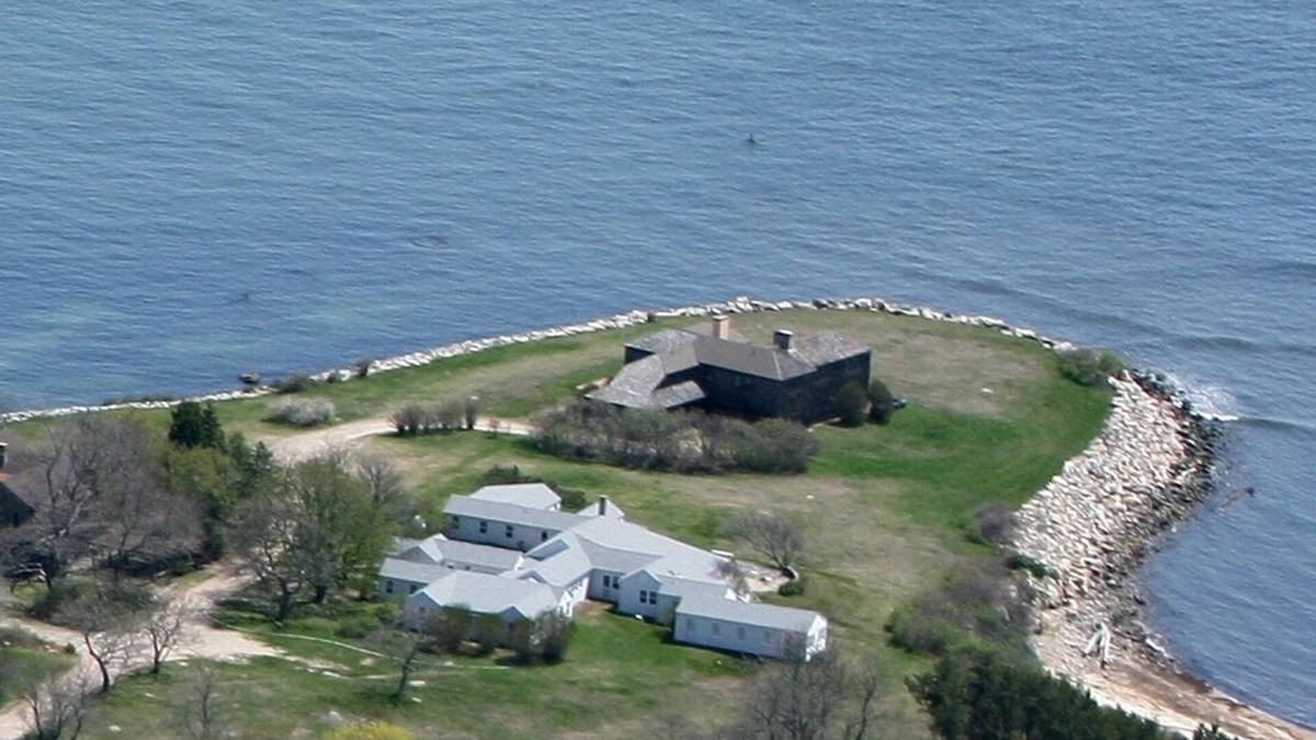 Gilman Cottage | Waterfront on Long Island Sound