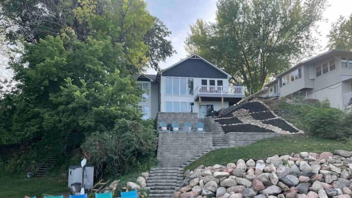 Madison Lake House | Waterfront on the Point.