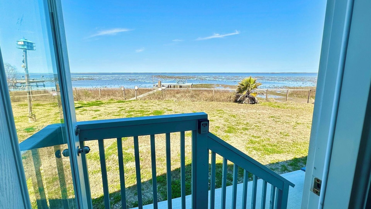 Gilchrist House | Waterfront on the Bay*Close to Beach*Brand New!