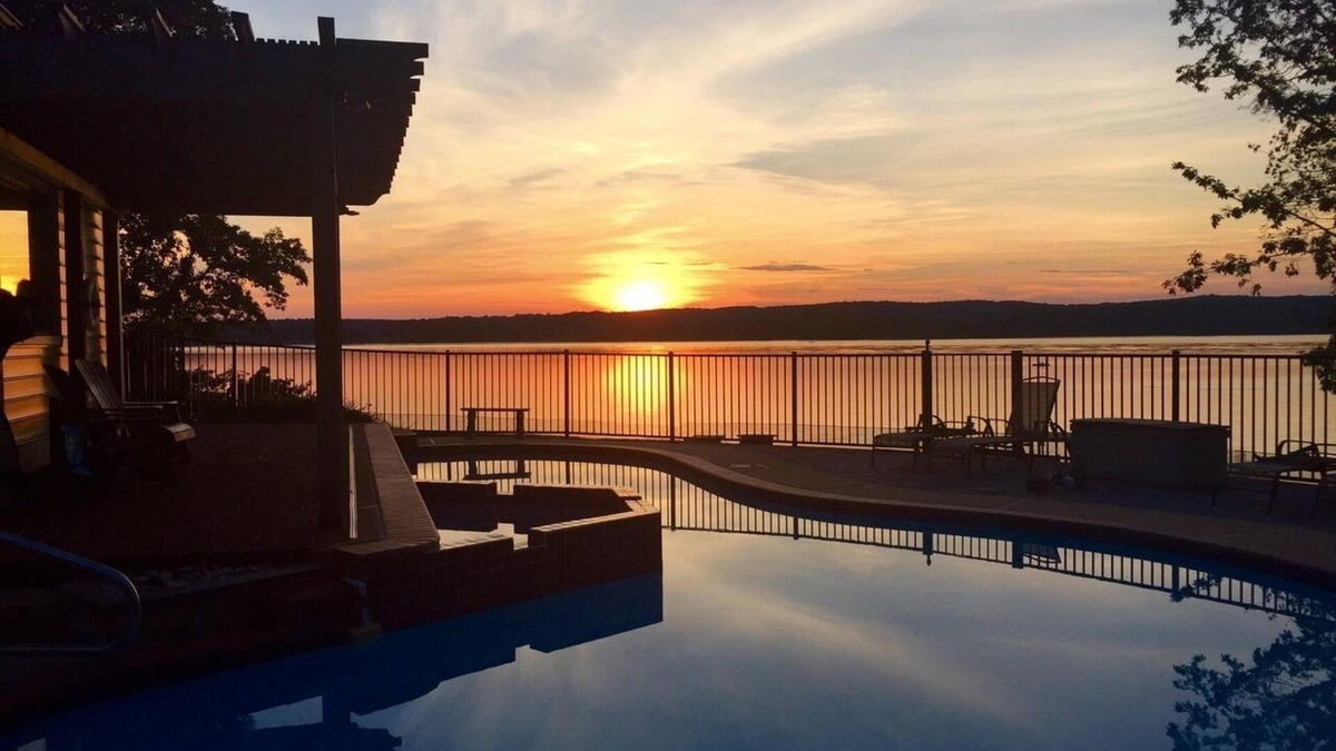Elkton House | Waterfront: Panoramic Views/Pickleball coming soon/Hot Tub/Pool/Sleeps 16