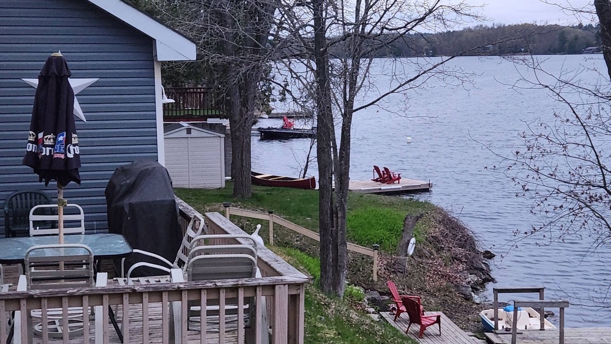 Frontenac Cottage | Waterfront Paradise on the Lake