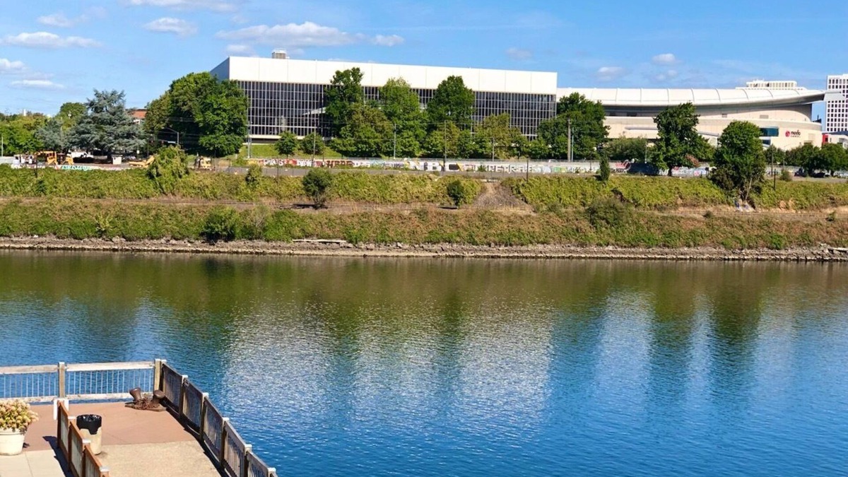 Northwest Portland Condo | Waterfront Pearl Condo with Awesome River Views, w/Parking