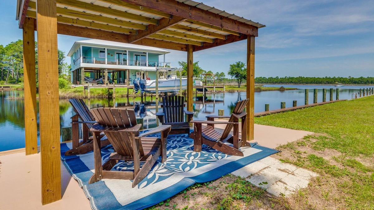 Ono Island Cabin | Waterfront Pensacola Paradise with Boat Slips!