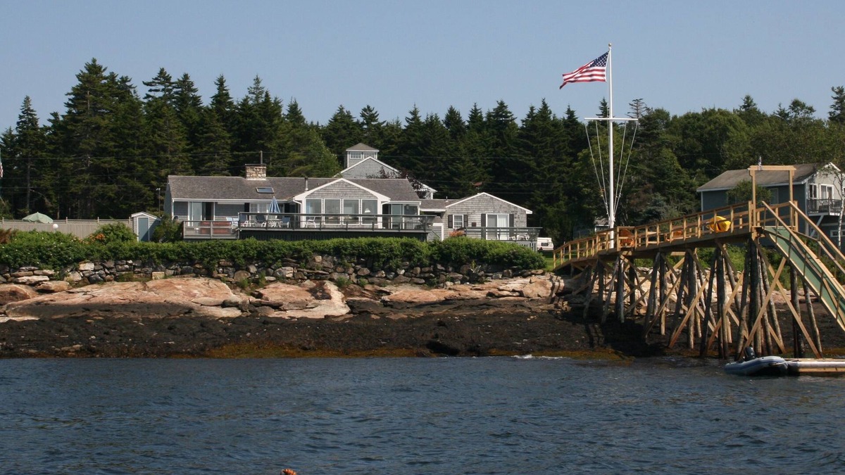 New Harbor House | Waterfront, Pool, Hot Tub, Decks, Beach, Sunsets
