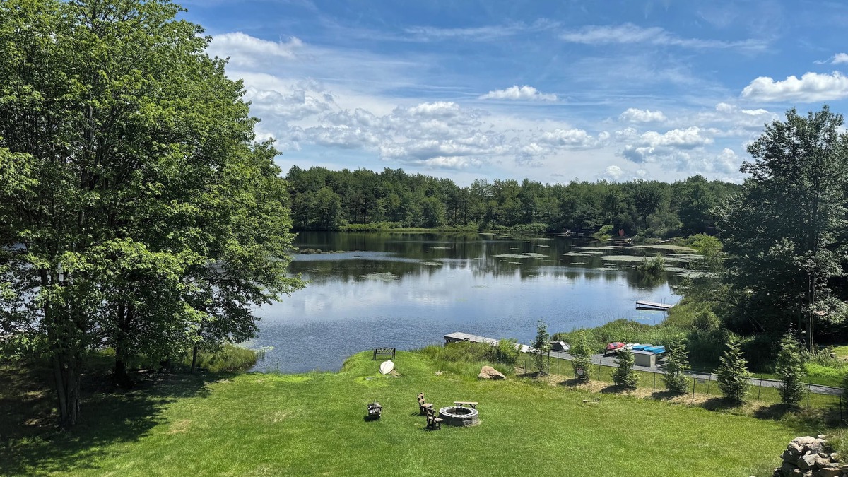 Long Pond House | Waterfront, Pool Table, Arcade Games, Near Slopes