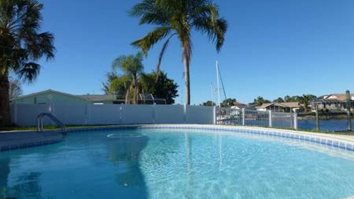 Flor-a-mar House | Waterfront,Pool,220' Boat Dock, Golf, Fishing, Boat Rental, 2K/2T/2/B Beaches