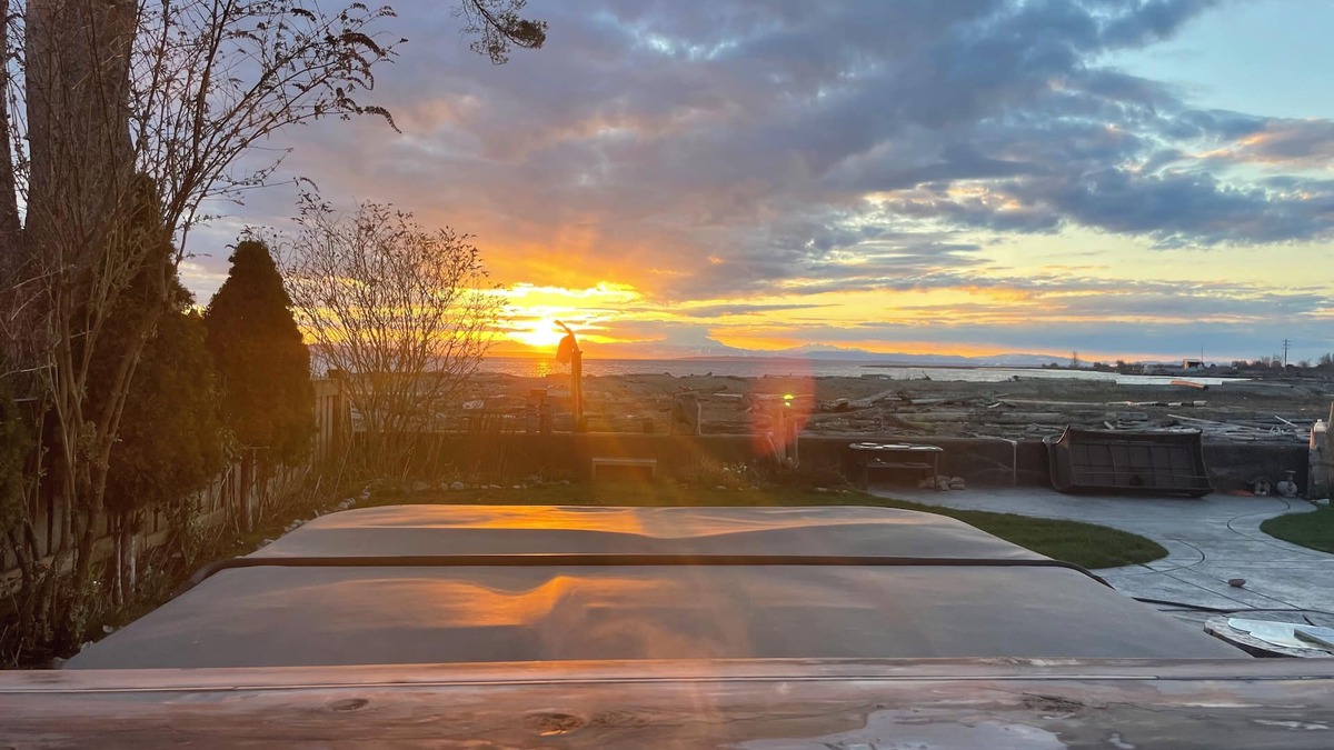 Delta House | Waterfront private beachfront executive home with amazing views of Mount Baker