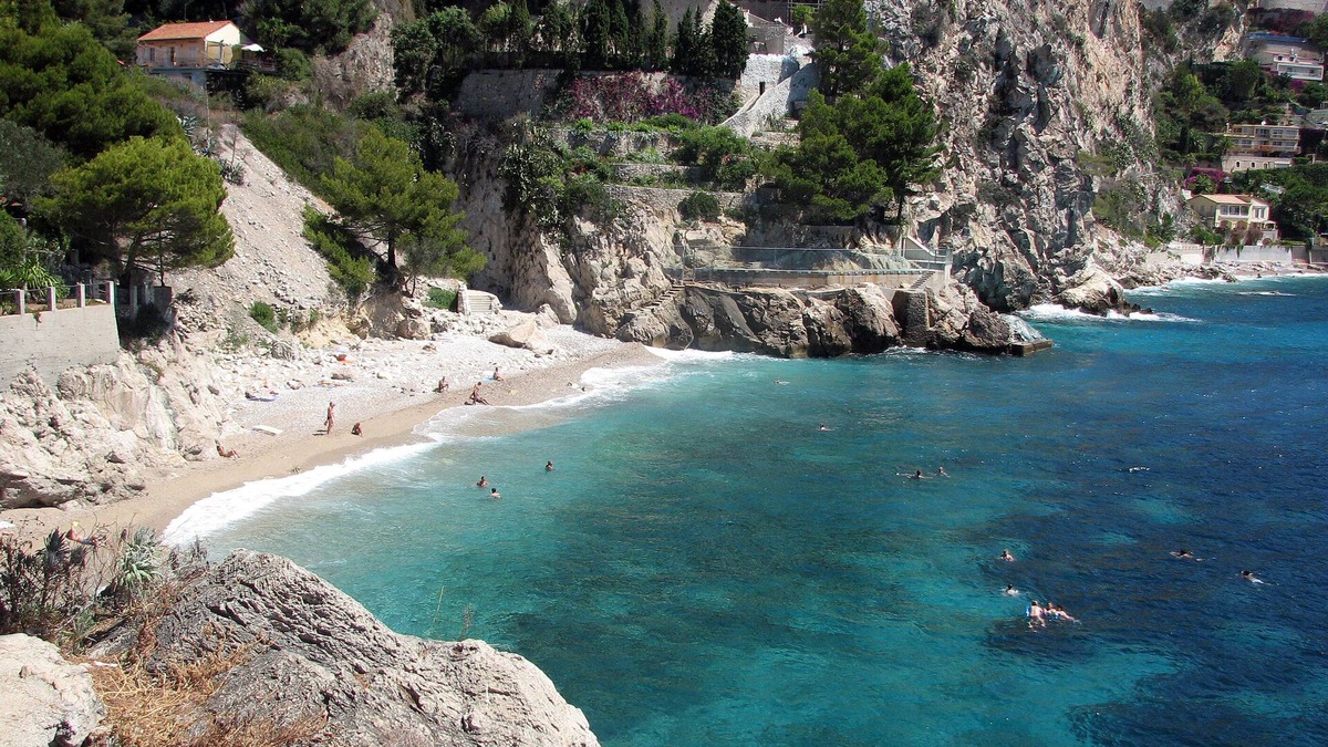 Alpes-Maritimes Villa | Waterfront property, 43 steps from the beach, 2 miles from Monaco, air-condition