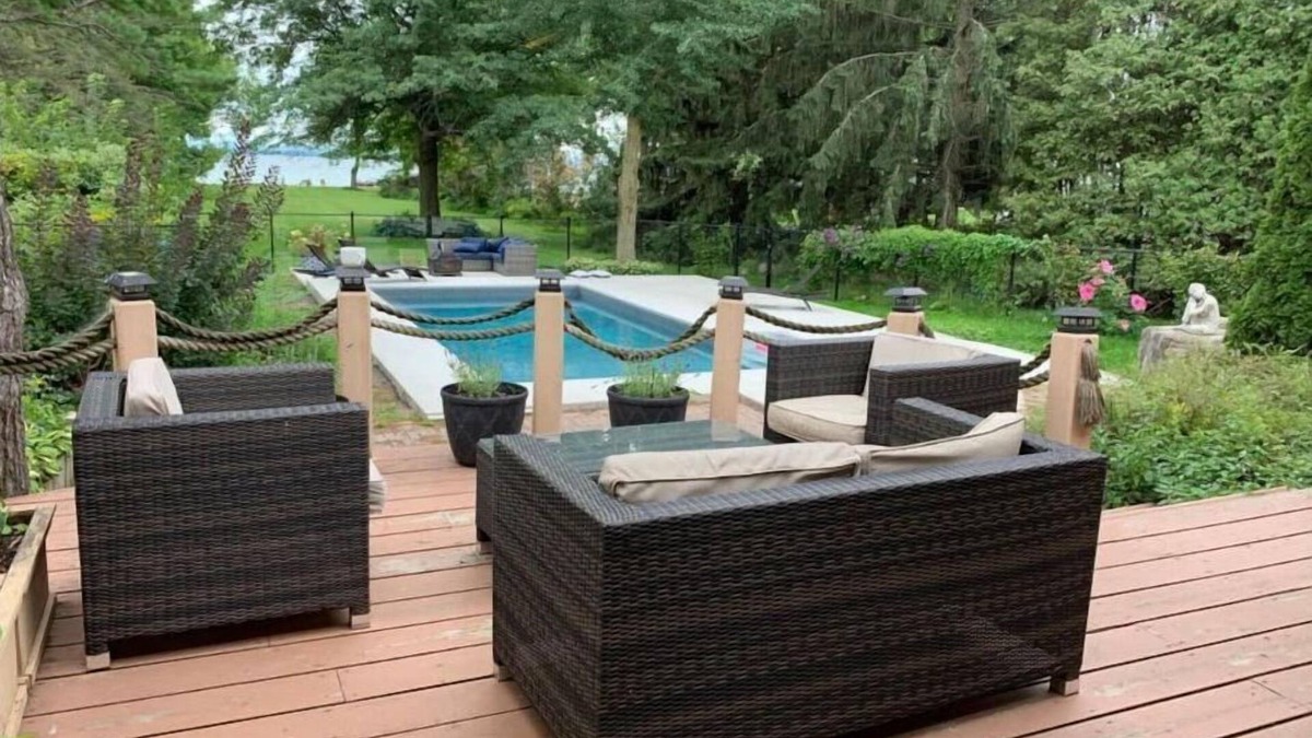 South Glengarry House | Waterfront Property - Private Pool