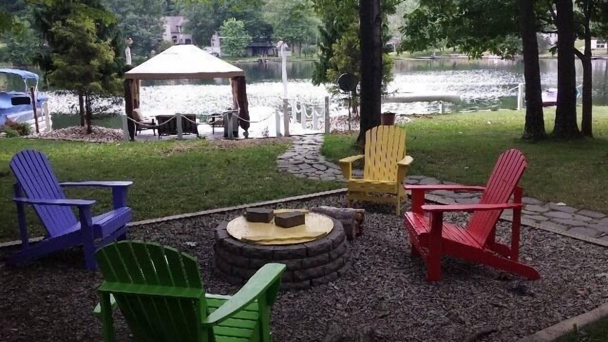 Treasure Lake House | Waterfront Property, Sleeps Six, Fun And Safe Community!
