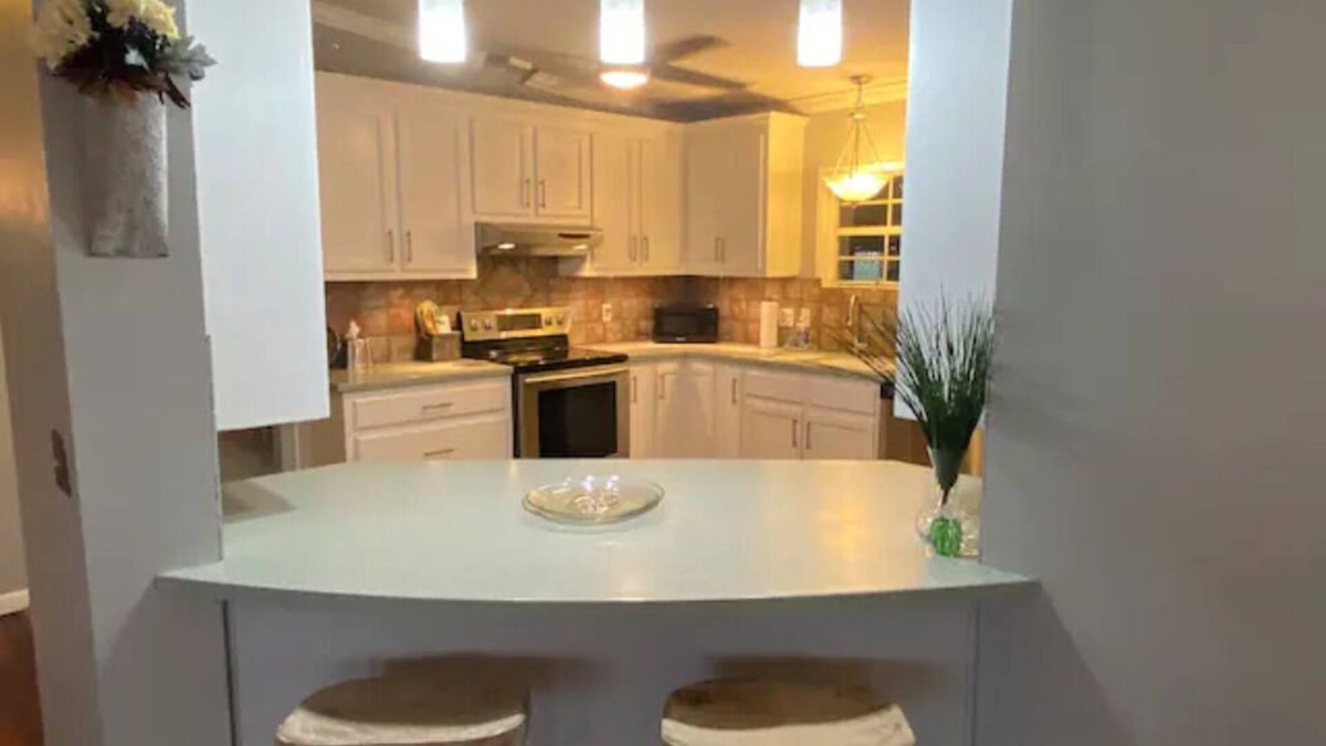 Jarreau House | Waterfront property w/private pool ,PARTY BARGES AVAILABLE ON REQUEST