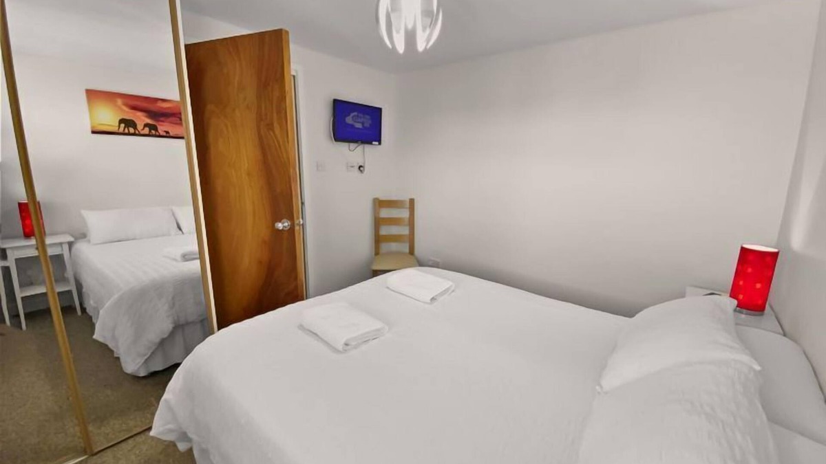 Gosport Apartment | Waterfront Quay - 2nd floor apartment overlooking the water