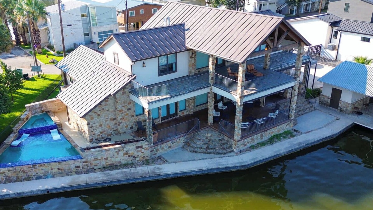 Granite Shoals House | Waterfront - Reflections On The Lake