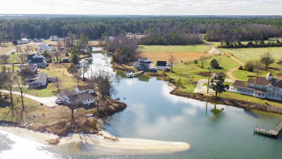White Stone House | Waterfront Retreat w/Hot Tub, Game Room, Kayaks, 2 Kings, + more!