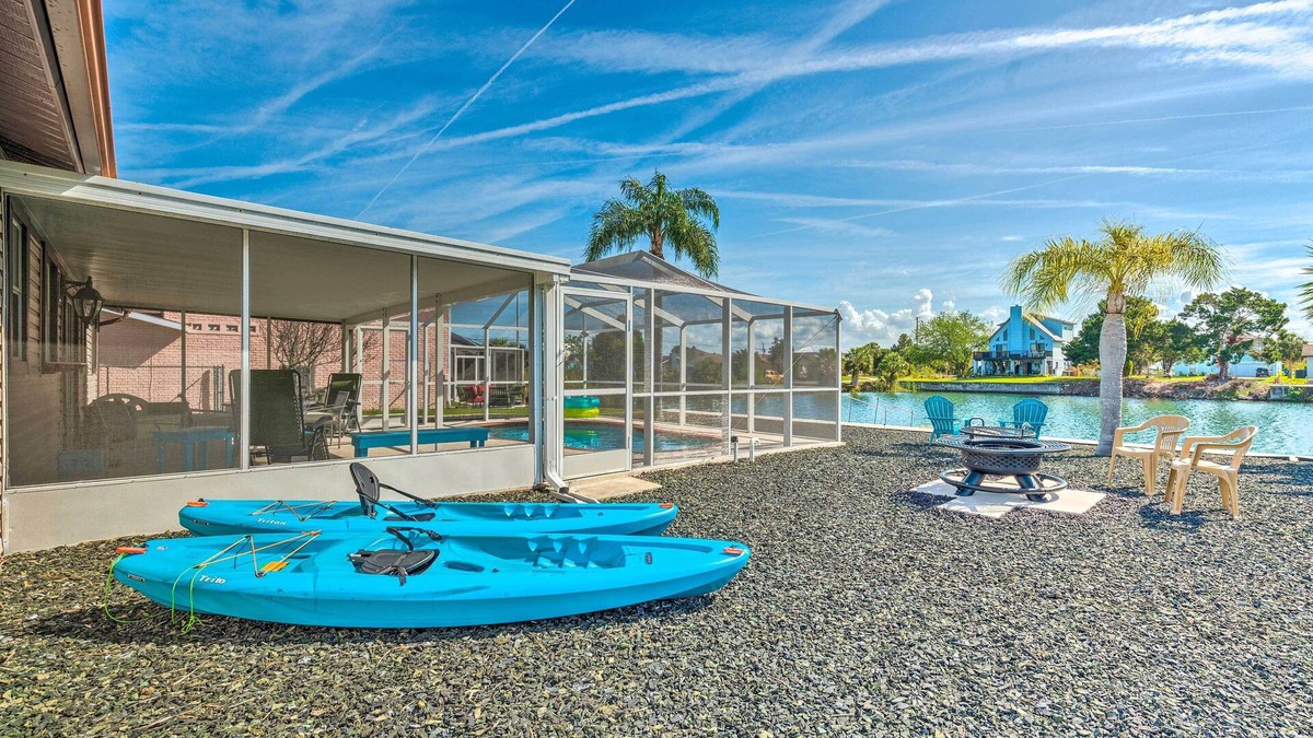 Spring Hill Cottage | Waterfront Retreat w/ Kayaks & Private Dock!